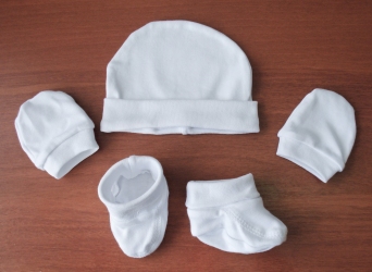 Шапочка, пинетки и царапки - Белые