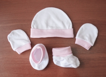 Шапочка, пинетки и царапки - Розовые